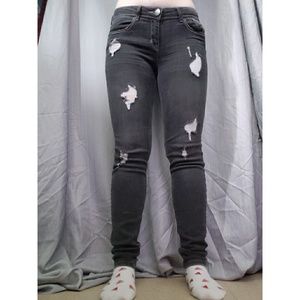 Black ripped skinny jeans